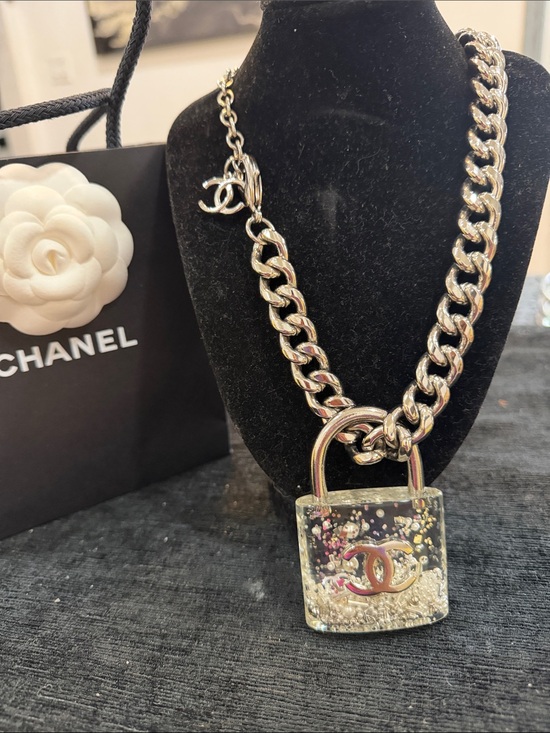 CHANEL Jewelry - CHANEL Chunky Chain Necklace with large Glitter Padlock Pendant